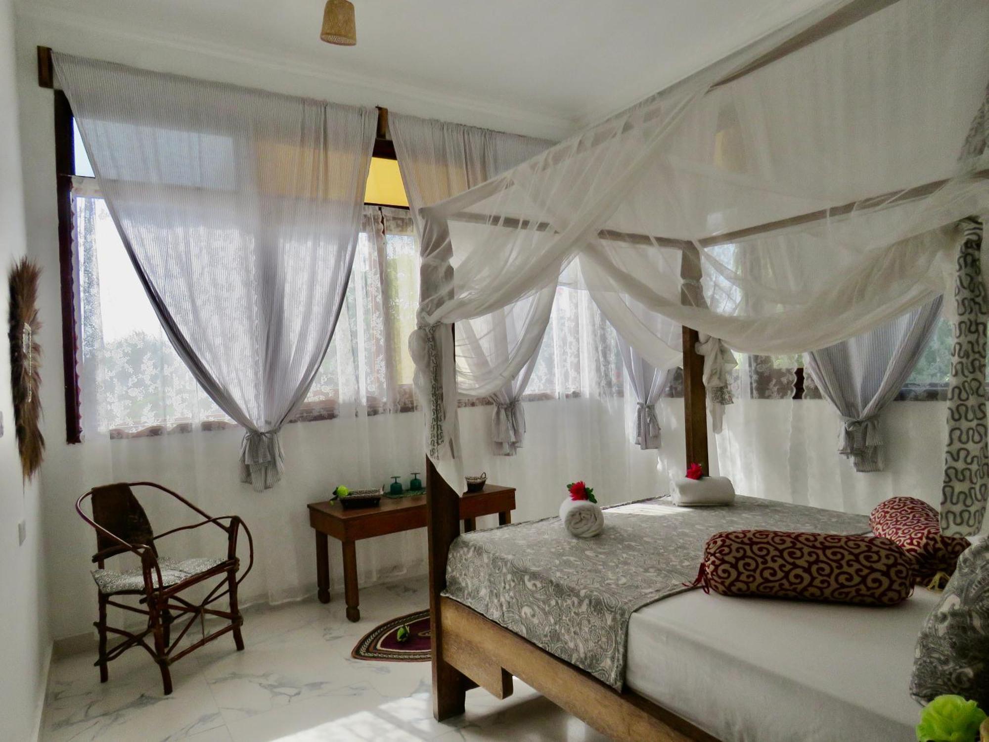 Bed & Breakfast Retreat *
