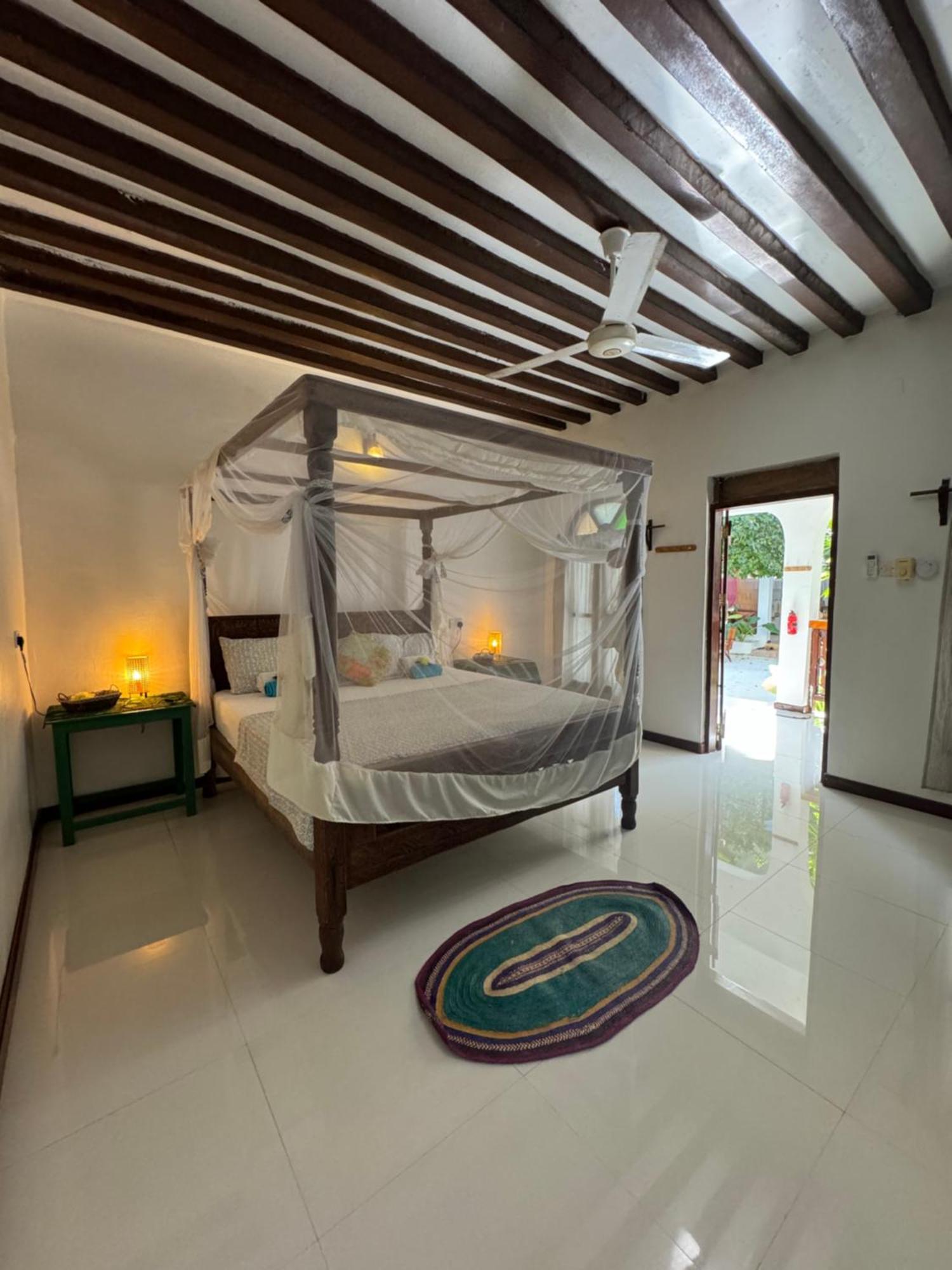 Bed & Breakfast Retreat *